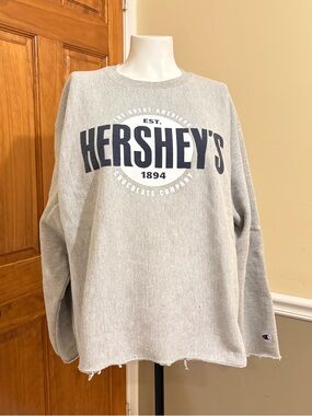 Champion Gray Hershey's Raw hem Crewneck Sweatshirt Sz.L